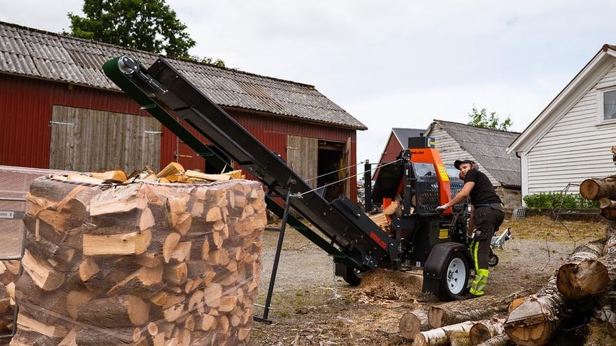 NYHET: Denne mobile vedmaskinen kan trekkes bak bilen